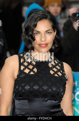 Londra, Regno Unito. Xxv Aprile, 2016. Sarita Choudhury partecipando alla premiere di un ologramma per il re al BFI Southbank London 25h Aprile 2016 Credit: Peter Phillips/Alamy Live News Foto Stock