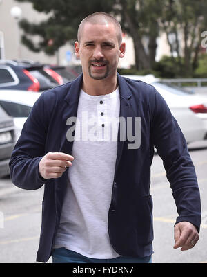 Znojmo, Repubblica Ceca. 26 apr, 2016. Tomas Plekanec assiste la Czech National Hockey su ghiaccio allenamento della squadra in Znojmo, Repubblica ceca, 26 aprile 2016. Giocatori cechi preparare per i Campionati Mondiali di Hockey su ghiaccio della Russia. Credito: Lubos Pavlicek/CTK foto/Alamy Live News Foto Stock