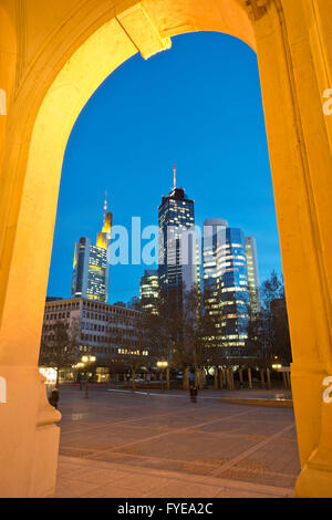 L'Europa, Germania, di Francoforte sul Meno, Opernplatz, Commerzbank, Hessische Landesbank, Foto Stock