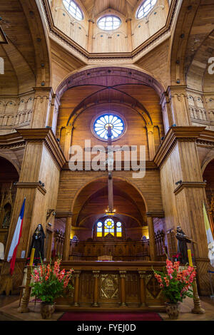 La chiesa in legno di San Francisco sulla Plaza de Armas in CASTRO, Cile, America del Sud. Foto Stock