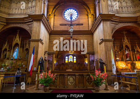 La chiesa in legno di San Francisco sulla Plaza de Armas in CASTRO, Cile, America del Sud. Foto Stock