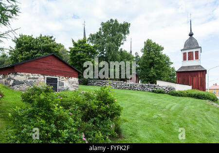 KRISTIINANKAUPUNKI, Finlandia sulla luglio 05, 2013. Vista del Ulrika Eleonora Chiesa. Edifici di colore rosso e verde della vegetazione. Uso editoriale Foto Stock