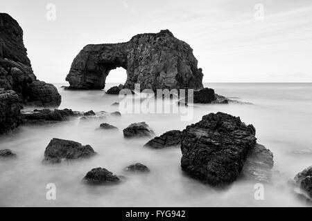 Grande Pollet Arch, Portsalon, Fanad Head, County Donegal, Irlanda, Europa Foto Stock