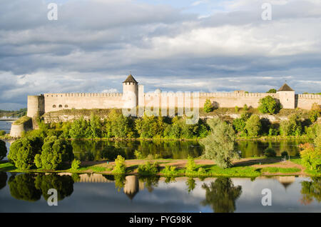 Fortezza di Ivangorod, il confine occidentale della Russia Foto Stock