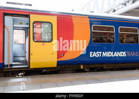 East Midlands treno,Nottingham Station. Foto Stock