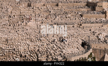 Cimitero ebraico, il monte degli Ulivi, a Gerusalemme, Israele. Raccolta ortodossa. Foto Stock