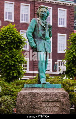Statua del compositore Edvard Grieg - Bergen in Norvegia Foto Stock