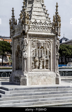 Cristobal Colon, immagine della città di Madrid, la sua architettura caratteristica Foto Stock