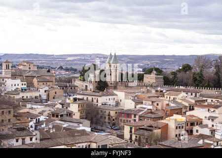 Toledo, città imperiale. Vista dalla parete, tetto della casa Foto Stock