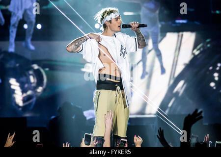 Auburn Hills, Michigan, Stati Uniti d'America. Xxv Aprile, 2016. JUSTIN BIEBER eseguendo sul suo scopo World Tour al Palace di Auburn Hills in Auburn Hills, MI sul 25 aprile 2016 © Marc Nader/ZUMA filo/Alamy Live News Foto Stock