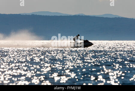 Jet ski a piena velocità Foto Stock