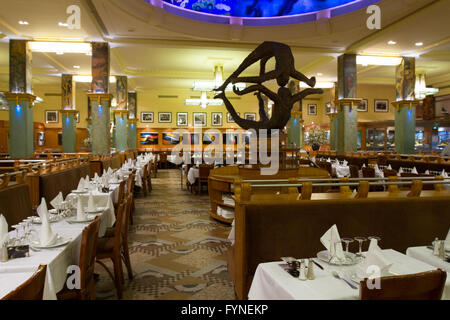 La storica La Coupole ristorante Parigi Francia Foto Stock