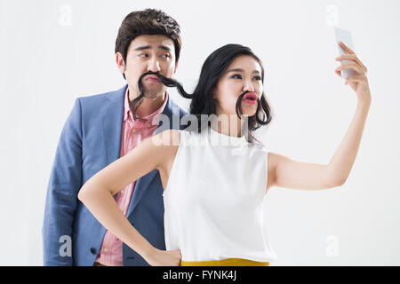 Divertente coppia giovane Foto Stock