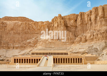 Tempio mortuario della Regina Hatshepsut. Cisgiordania, Luxor, la Valle del Nilo, Egitto Foto Stock