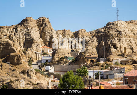 Singolare grotta-case in Purullena vicino a Guadix, Spagna Foto Stock