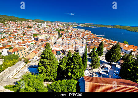 Adriatico città di Sibenik vista aerea Foto Stock