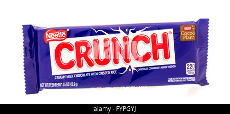 Winneconni, WI - 16 Giugno 2015: Nestle Crunch candy bar Foto Stock