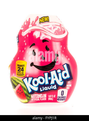 Winneconni, WI - 13 Giugno 2015: bottiglia di liquido Kool-Aid nell'anguria sapore. Foto Stock
