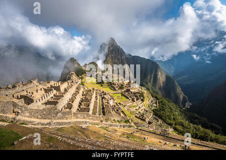 Machu Picchu, Sito Patrimonio Mondiale dell'UNESCO. Una delle nuove sette meraviglie del mondo. Foto Stock