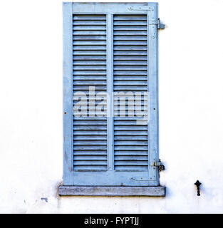 Finestra grigia viladosia palazzi in mattoni di calcestruzzo Foto Stock