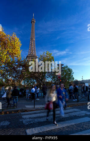 Torre Eiffel in autunno, Parigi, Francia, Europa Foto Stock