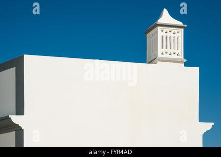 Tradizionale camino portoghese Foto Stock