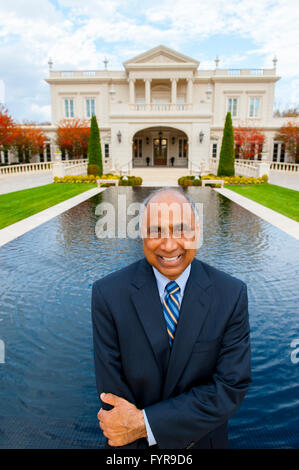 Imprenditore Frank Islam al suo Potomac Maryland MD di casa che egli aveva costruito con sua moglie Debbie Driesman Foto Stock
