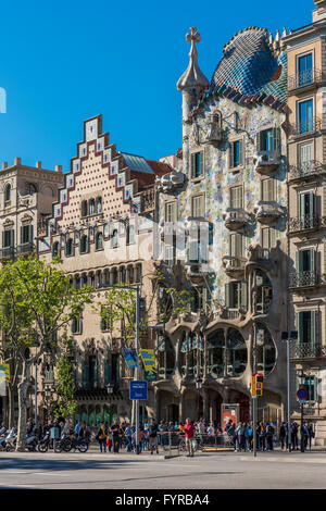 Casa Amatller (sulla sinistra) e Casa Batllo, Barcellona, in Catalogna, Spagna Foto Stock