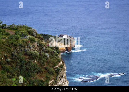 Baia Trentaremi e Gaiola vista dal Parco Virgiliano, Posillipo. Napoli. Baia Di Trentaremi Italia Napoli. Foto Stock