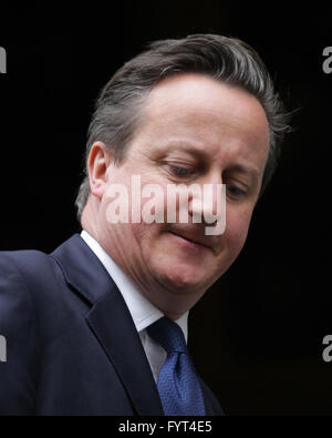 Londra, UK, 14 Luglio 2015: David Cameron del Primo Ministro britannico visto lasciare Downing Street a Londra Foto Stock