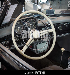 Cabina del grand tourer vettura Mercedes-Benz 190 SL (W121), 1957. Foto Stock