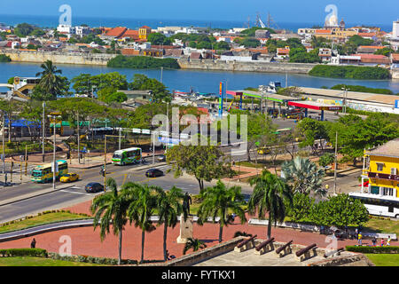 Una vista sulla città di Cartagena dal punto più alto del castello storico Foto Stock