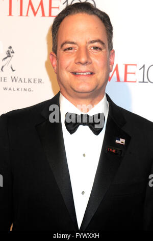 Reince Priebus al momento 100 Gala 2016 presso il Lincoln Center. New York, 26 aprile 2016. © dpa picture alliance/Alamy Live News Foto Stock