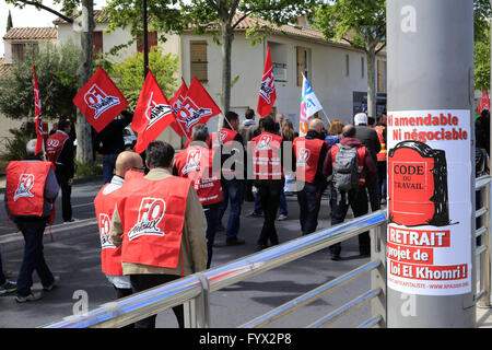 Montpelllier, Languedoc-Roussillon, Francia: 28 Aprile, 2016. Manifestazione contro la riforma El Khomri del codice francese del lavoro. Foto Stock