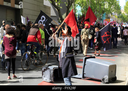 Montpelllier, Languedoc-Roussillon, Francia: 28 Aprile, 2016. Manifestazione contro la riforma El Khomri del codice francese del lavoro. Foto Stock