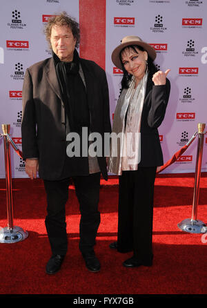 Hollywood, CA, Stati Uniti d'America. 28 apr, 2016. Anna Karina. Gli arrivi per la serata di apertura Gala del 2016 TCM Classic Film Festival tenutosi a TCL Teatro Cinese. Photo credit: Birdie Thompson/AdMedia Credito: Birdie Thompson/AdMedia/ZUMA filo/Alamy Live News Foto Stock