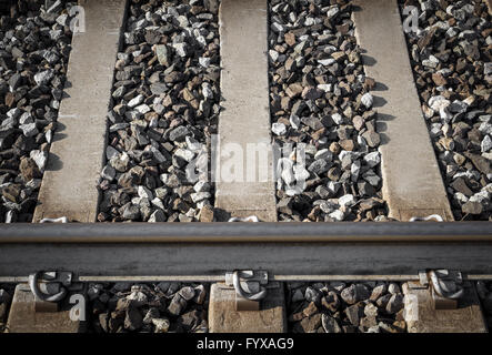 Close up di binario di una linea ferroviaria Foto Stock