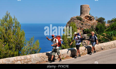 Escursionista, Mirador Torre del Verger, Mallorca, Spagna Foto Stock