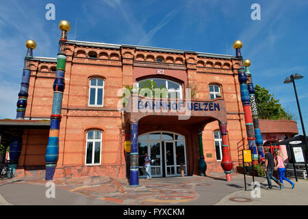 Stazione ferroviaria, da Friedensreich Hundertwasser, Uelzen, Bassa Sassonia, Germania Foto Stock