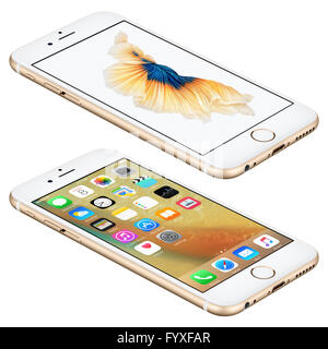 Varna, Bulgaria - 25 Ottobre 2015: oro Apple iPhone 6S si trova sulla superficie con iOS 9 di sistema operativo mobile Foto Stock