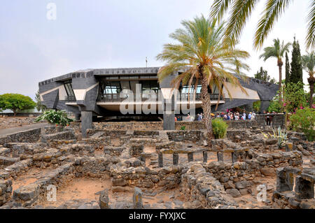 Naufragio foundation, chiesa sopra la casa di Pietro, Ottagono, Cafarnao presso il mare di Galilea, Israele / Kfar Nahum, Nahum's Village Foto Stock
