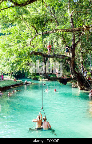 Asia. Il sud-est asiatico. Laos. Provincia di Vang Vieng. Blue Lagoon. Foto Stock