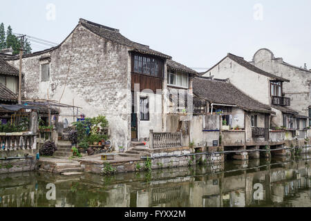 Ponti, Canali di Zhujiajiao Fengjing antica città d'acqua Foto Stock