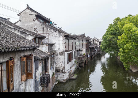 Ponti, Canali di Zhujiajiao Fengjing antica città d'acqua Foto Stock