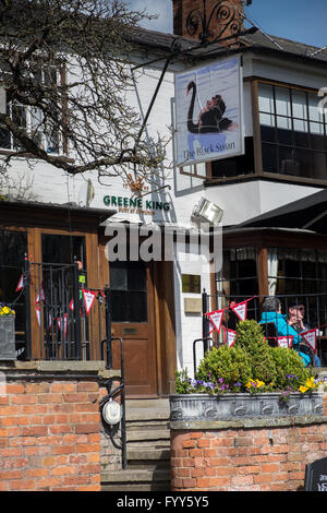 Esterno del Cigno Nero (Dirty Duck) pub di Stratford upon Avon, Warwickshire Foto Stock