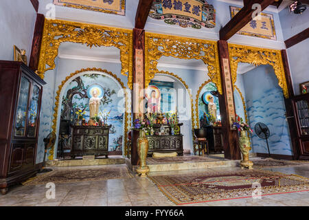 Tam Pagoda tailandese in montagne di marmo, Vietnam Foto Stock
