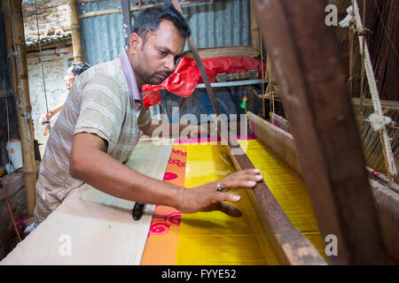 Md. irfan (36 anni) un benarashi palli lavoratore © jahangir alam onuchcha/alamy Foto Stock