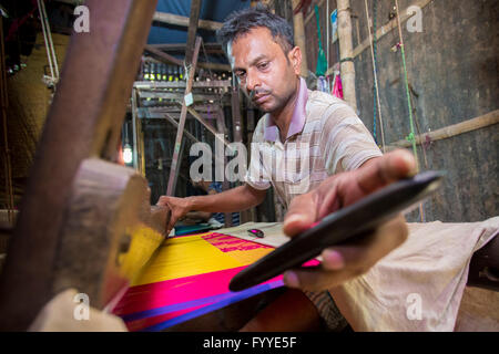 Md. irfan (36 anni) un benarashi palli lavoratore © jahangir alam onuchcha/alamy Foto Stock