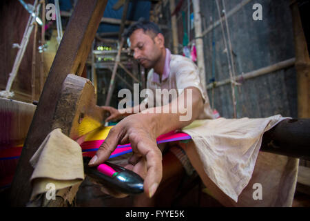 Md. irfan (36 anni) un benarashi palli lavoratore © jahangir alam onuchcha/alamy Foto Stock