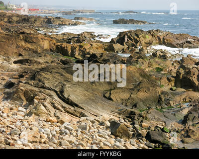 Oceano atlantico costa di Foz do Douro vicino a Porto in Portogallo Foto Stock